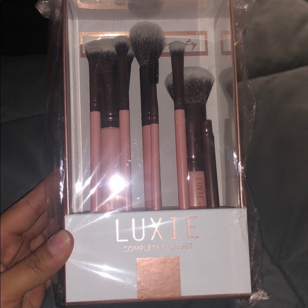 Luxie face brushes